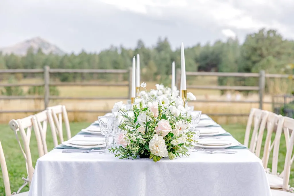 Pastel wedding flowers at Greystone Castle, image 6