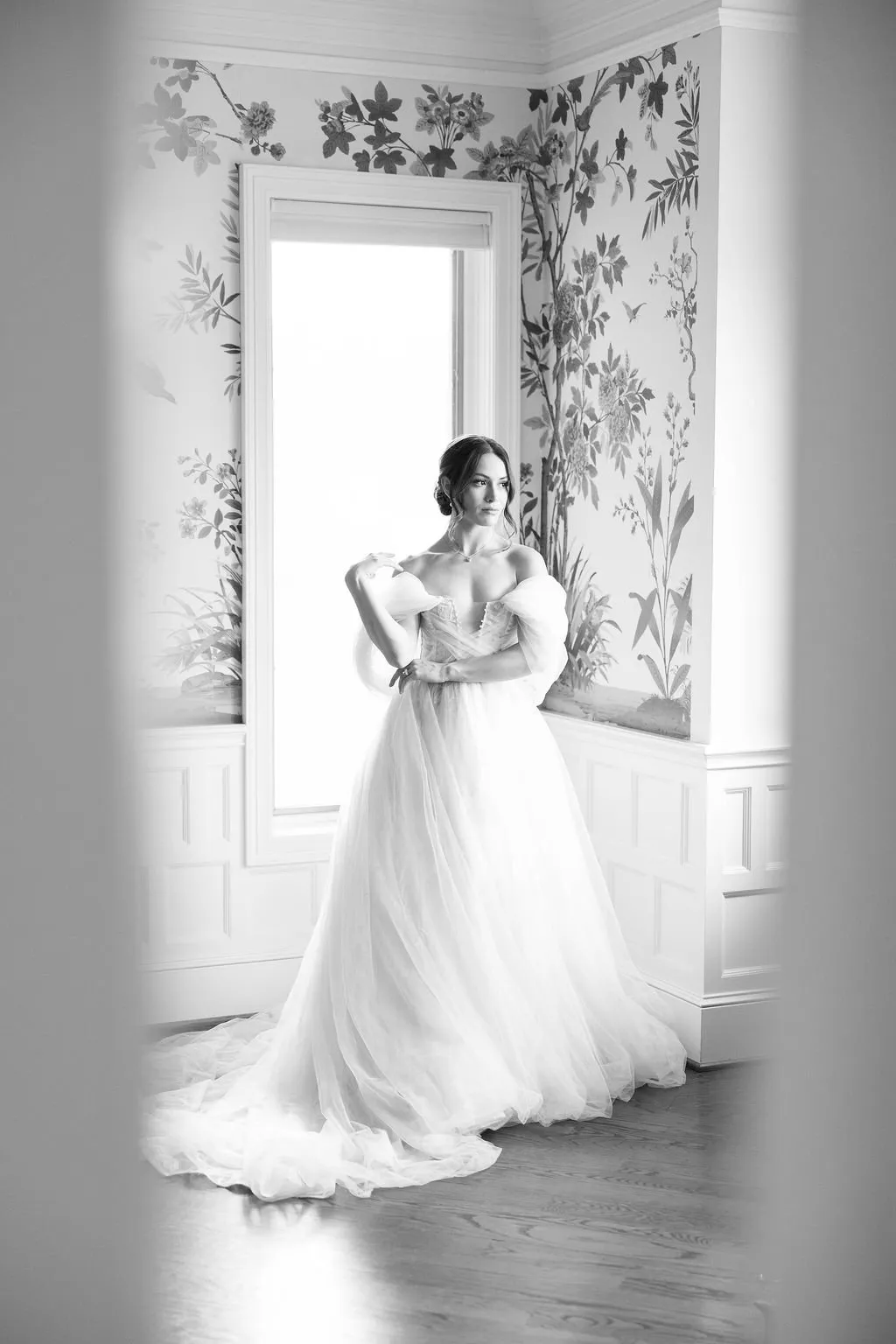 Pastel wedding flowers at Greystone Castle, image 12