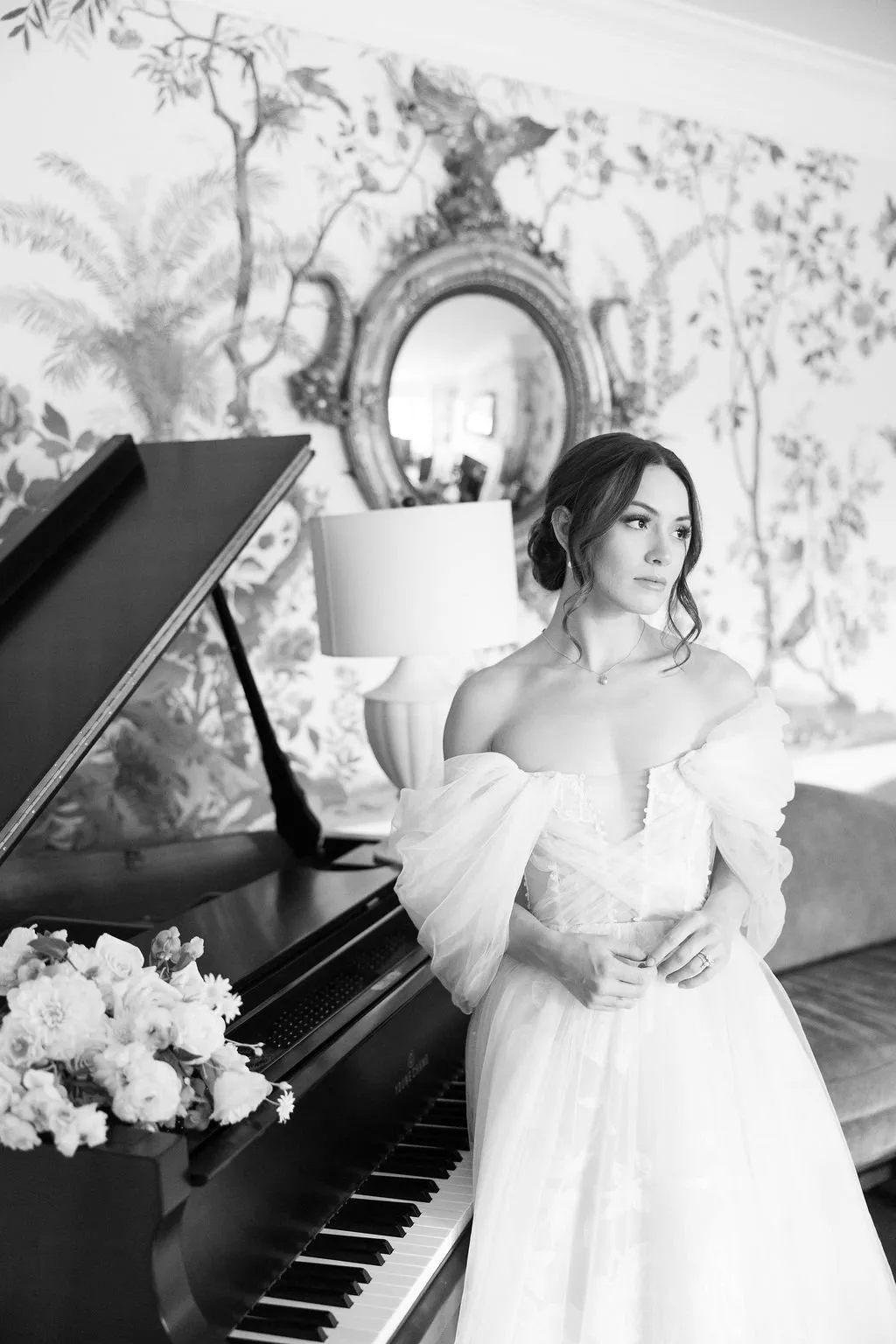 Pastel wedding flowers at Greystone Castle, image 13